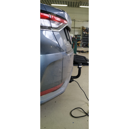 Anhängerkupplung für Toyota Corolla Sedan - automat vertikal–AHK abnehmbar