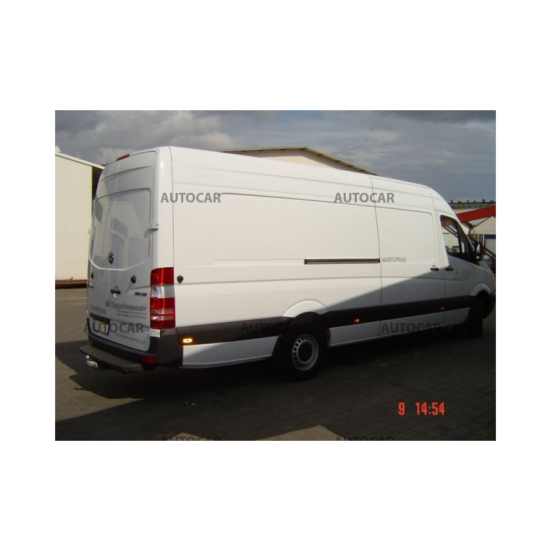 Anhängerkupplung für Volkswagen CRAFTER - Kastenwagen mit Treppe - Einzelräder - Radstand 3,665 / 4,325 m - Festeinbau