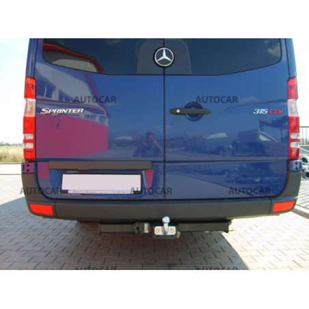 Anhängerkupplung für Volkswagen CRAFTER - Kastenwagen ohne Treppe - Radstand 3,665 / 4,325 m - Festeinbau Anhängerkupplung für Volkswagen CRAFTER - Kastenwagen ohne Treppe - Radstand 3,665 / 4,325 m - Festeinbau