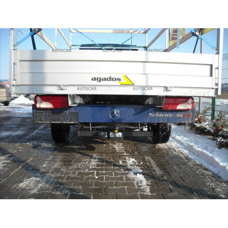 Anhängerkupplung für Mercedes SPRINTER - Pritschenwagen - Einzelräder - Radstand 3,665 / 4,325 m - Festeinbau Anhängerkupplung für Mercedes SPRINTER - Pritschenwagen - Einzelräder - Radstand 3,665 / 4,325 m - Festeinbau