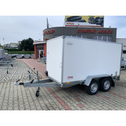 Zweiachsiger gebremster...