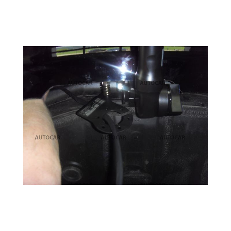 Anhängerkupplung für I 40 - 4 tur. - automat vertikal–AHK abnehmbar - von 04.2011/-