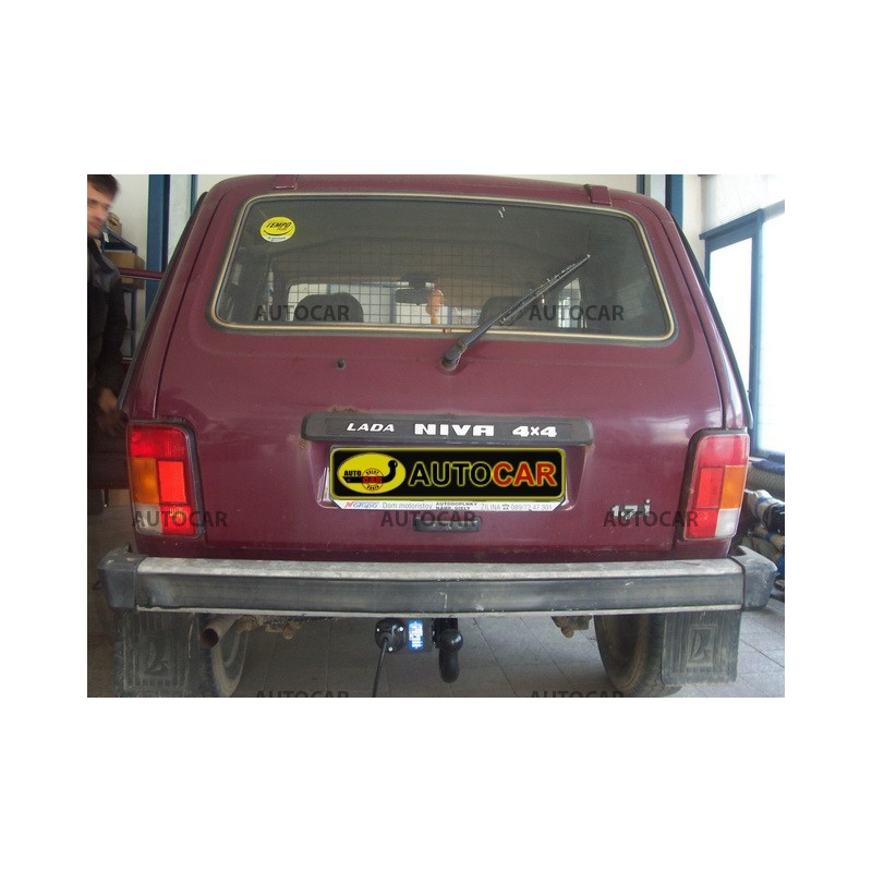 Anhängerkupplung für Lada NIVA - 3-türig - manuall–AHK starr