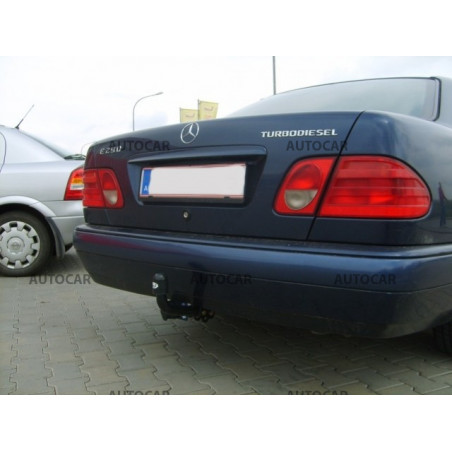 Anhängerkupplung für E - trieda E, 4-türig (W 210) - manuell–AHK starr - von 1995/06 bis 2002/03 Anhängerkupplung für E - trieda E, 4-türig (W 210) - manuell–AHK starr - von 1995/06 bis 2002/03