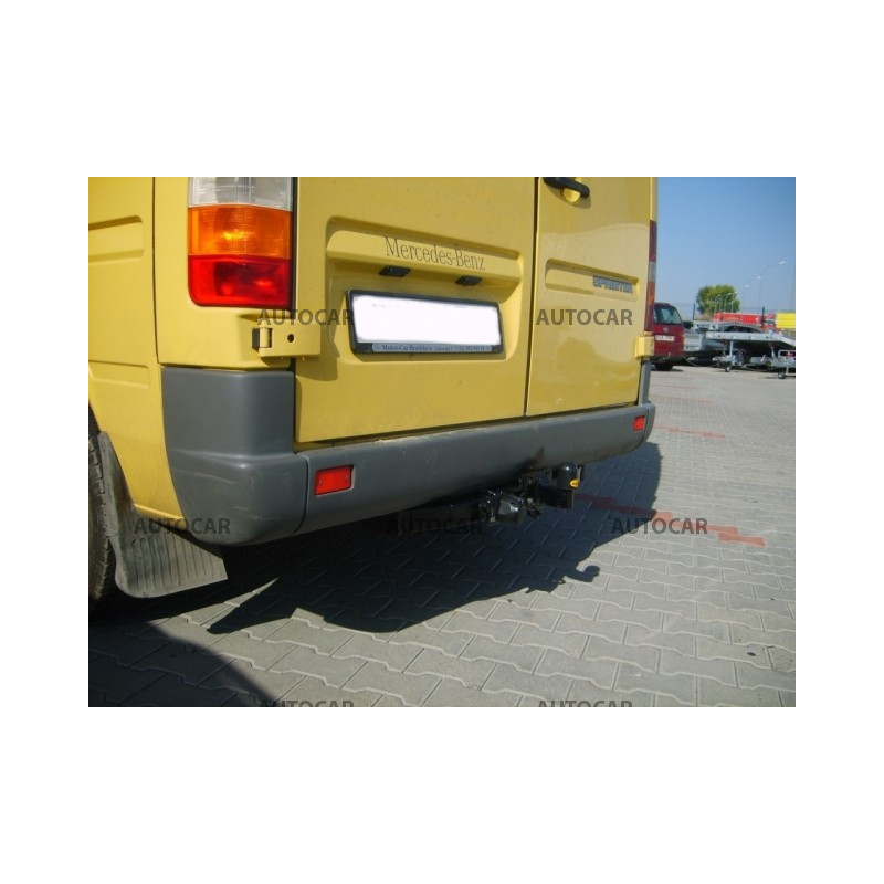 Anhängerkupplung für Mercedes SPRINTER - Kastenwagen ohne Treppe - Radstand 3,05 m - Festeinbau