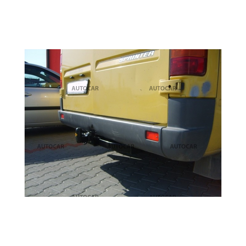 Anhängerkupplung für Mercedes SPRINTER - Kastenwagen ohne Treppe - Radstand 3,05 m - Festeinbau