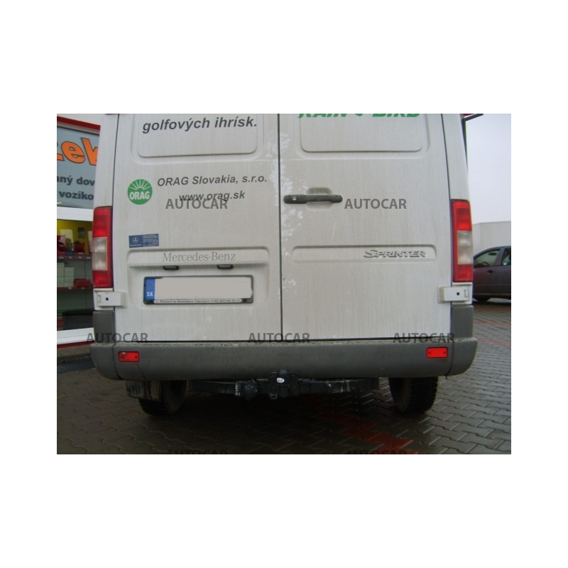 Anhängerkupplung für Mercedes SPRINTER - Kastenwagen ohne Treppe - Radstand 3,05 m - Festeinbau
