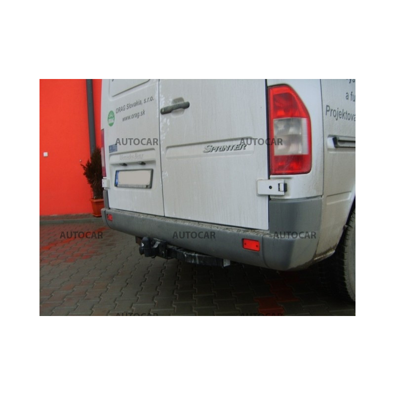 Anhängerkupplung für Mercedes SPRINTER - Kastenwagen ohne Treppe - Radstand 3,05 m - Festeinbau