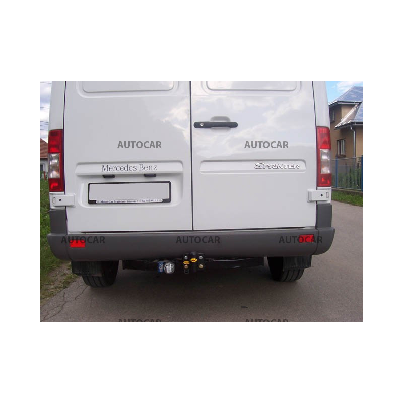Anhängerkupplung für Mercedes SPRINTER - Kastenwagen ohne Treppe - Radstand 3,55 / 4,025 m - Festeinbau