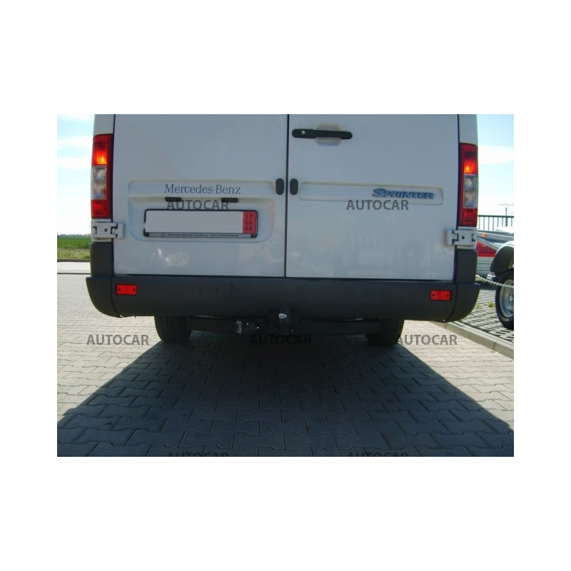 Anhängerkupplung für Mercedes SPRINTER - Kastenwagen ohne Treppe - Radstand 3,55 / 4,025 m - Festeinbau