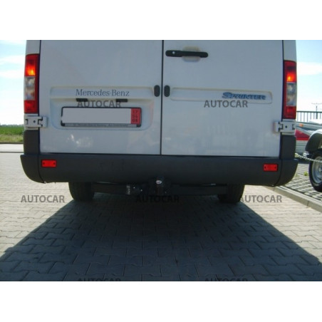 Anhängerkupplung für Mercedes SPRINTER - Kastenwagen ohne Treppe - Radstand 3,55 / 4,025 m - Festeinbau Anhängerkupplung für Mercedes SPRINTER - Kastenwagen ohne Treppe - Radstand 3,55 / 4,025 m - Festeinbau