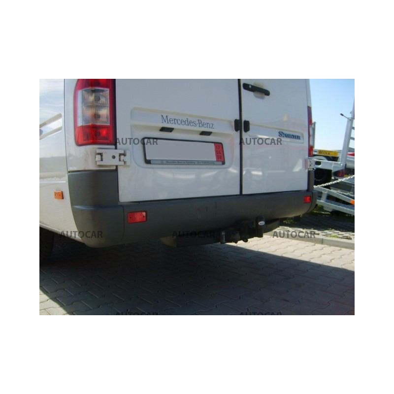 Anhängerkupplung für Mercedes SPRINTER - Kastenwagen ohne Treppe - Radstand 3,55 / 4,025 m - Festeinbau