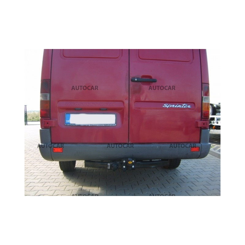 Anhängerkupplung für Mercedes SPRINTER - Kastenwagen ohne Treppe - Radstand 3,55 / 4,025 m - Festeinbau