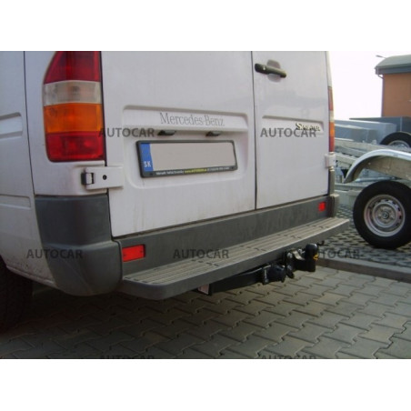 Anhängerkupplung für Mercedes SPRINTER - Kastenwagen mit Treppe - Radstand 3,55 / 4,025 m - Festeinbau Anhängerkupplung für Mercedes SPRINTER - Kastenwagen mit Treppe - Radstand 3,55 / 4,025 m - Festeinbau