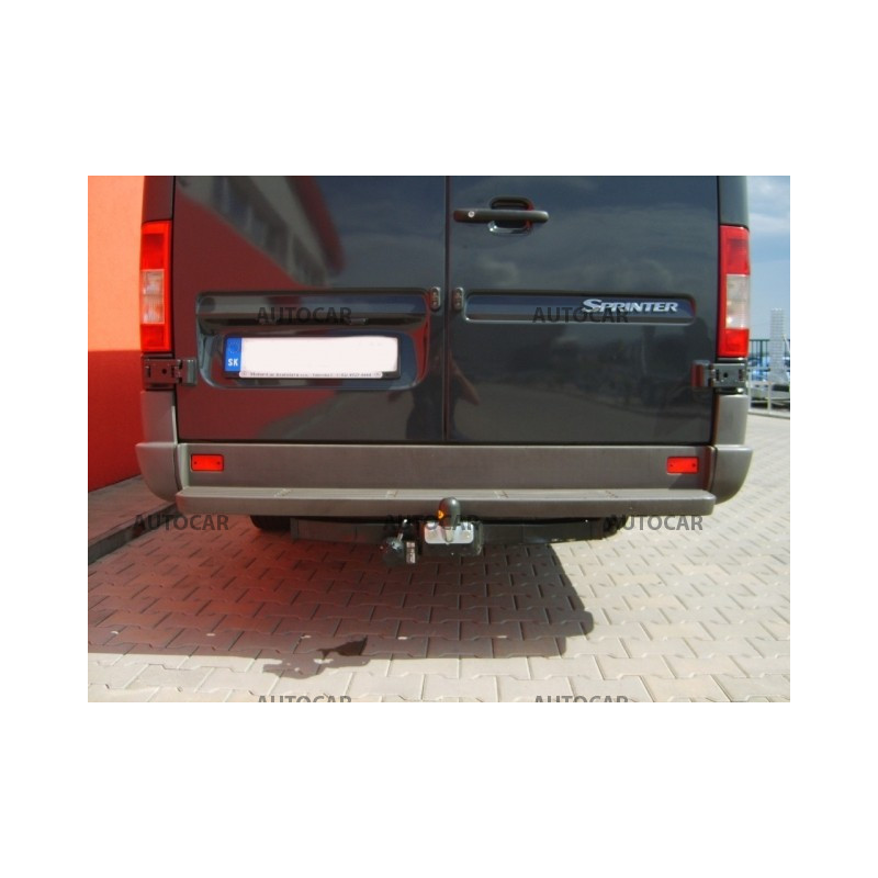 Anhängerkupplung für Mercedes SPRINTER - Kastenwagen mit Treppe - Radstand 3,55 / 4,025 m - Festeinbau