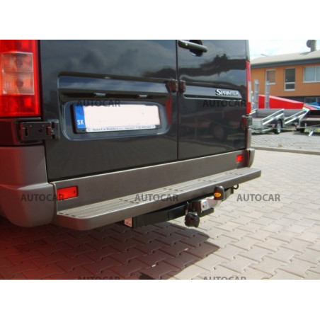Anhängerkupplung für Mercedes SPRINTER - Kastenwagen mit Treppe - Radstand 3,55 / 4,025 m - Festeinbau Anhängerkupplung für Mercedes SPRINTER - Kastenwagen mit Treppe - Radstand 3,55 / 4,025 m - Festeinbau