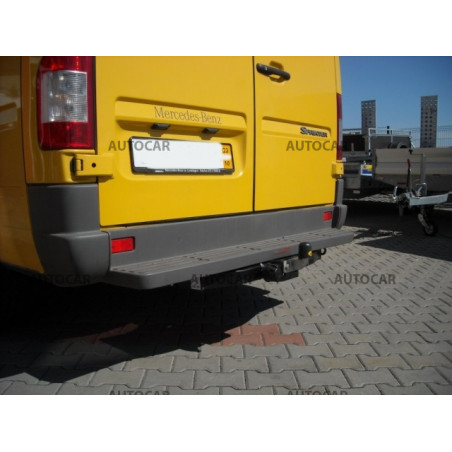 Anhängerkupplung für Mercedes SPRINTER - Kastenwagen mit Treppe - Radstand 3,55 / 4,025 m - Festeinbau Anhängerkupplung für Mercedes SPRINTER - Kastenwagen mit Treppe - Radstand 3,55 / 4,025 m - Festeinbau