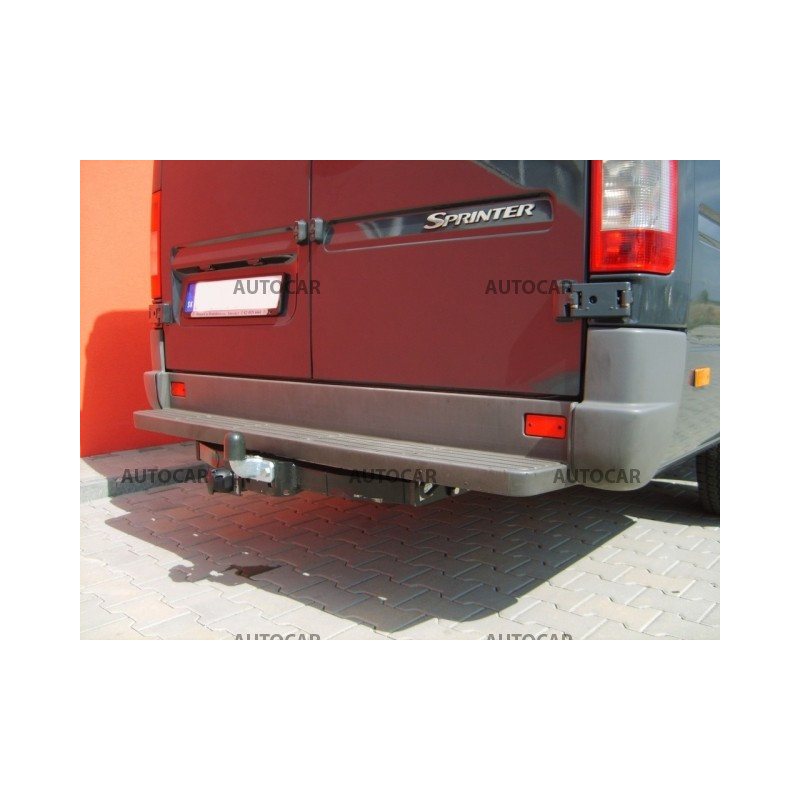 Anhängerkupplung für Mercedes SPRINTER - Kastenwagen mit Treppe - Radstand 3,55 / 4,025 m - Festeinbau