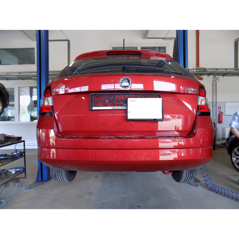 Anhängerkupplung für Fabia combi- - manuell–AHK starr - von 2015/-