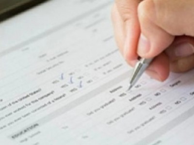 Wie wird die Registrierungsgebühr in die technische Lizenz eingetragen?